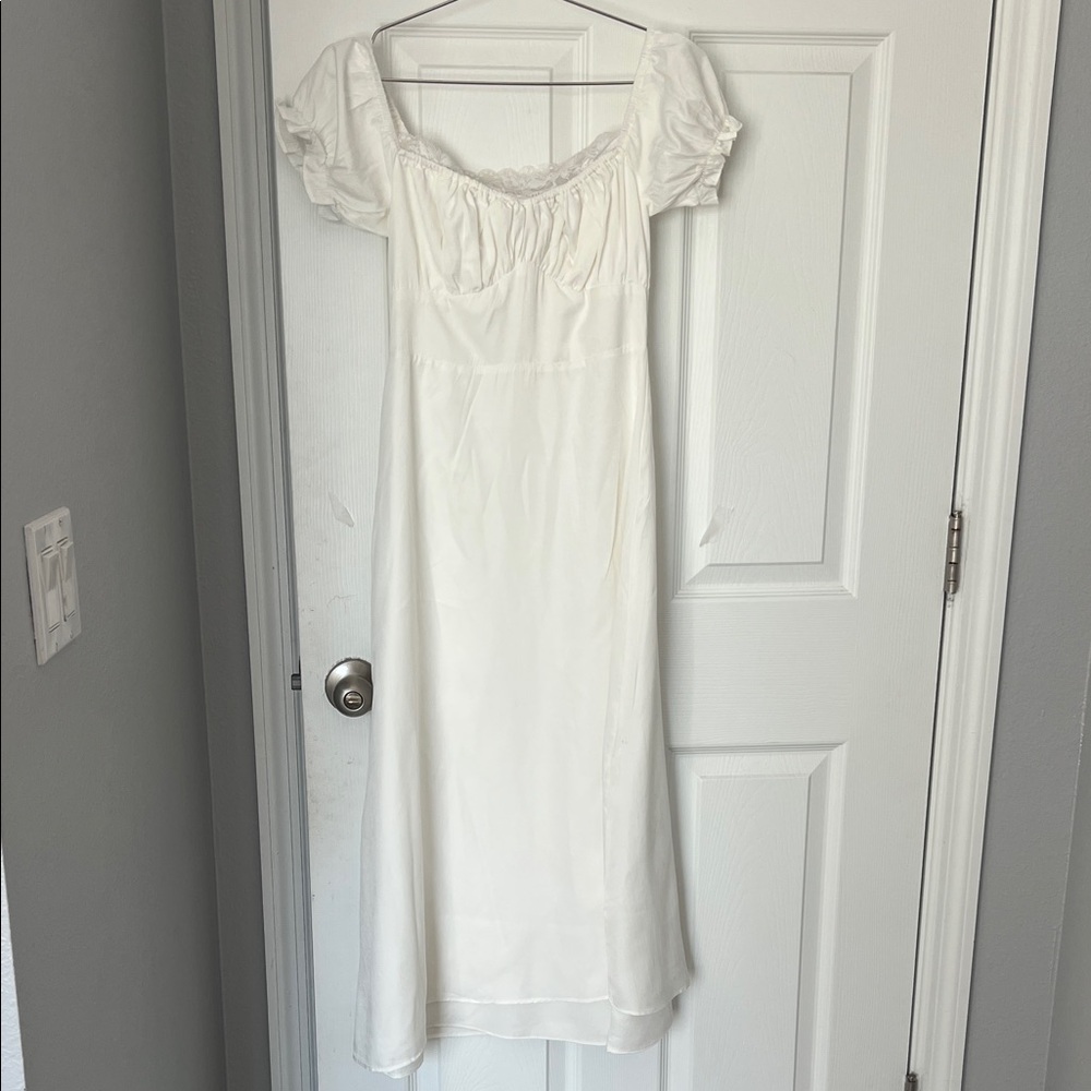 Elegant White Puff Sleeve Dress